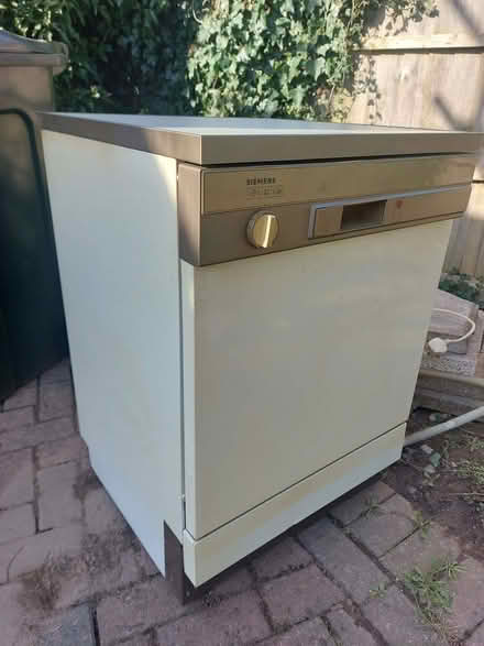 Photo of free Siemens dishwasher (Kempsey WR5) #2