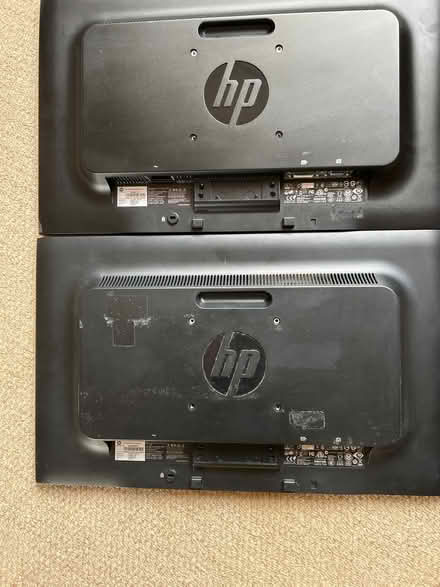 Photo of free 2 Hp p221 computer screens vga (Bierton Aylesbury) #1