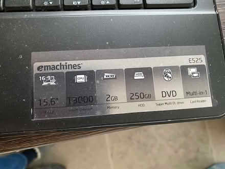 Photo of free Old but working laptop (Thames Ditton KT7) #2