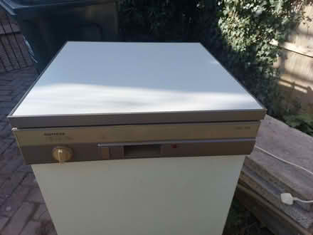 Photo of free Siemens dishwasher (Kempsey WR5) #3