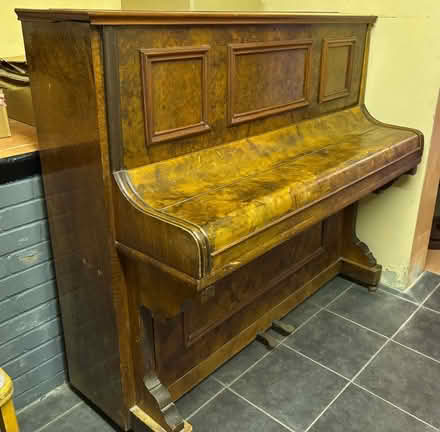 Photo of free Piano (Scale Hall LA3) #2