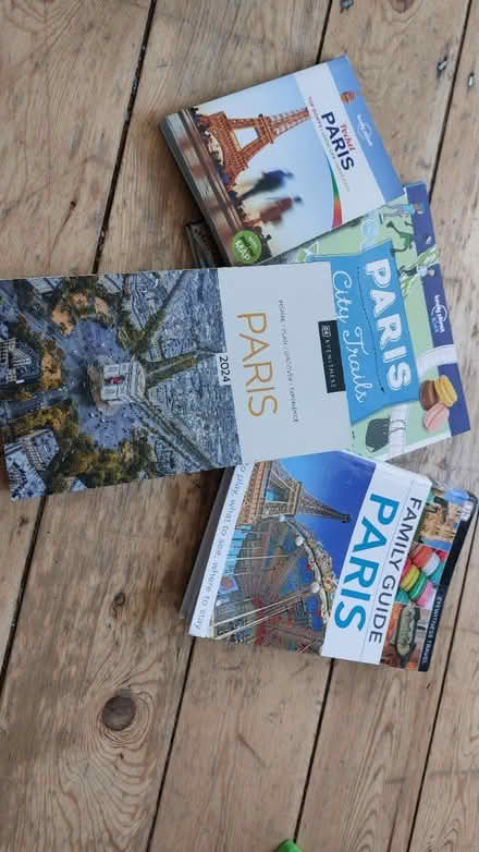 Photo of free Paris family guide books (North Abingdon OX14) #1