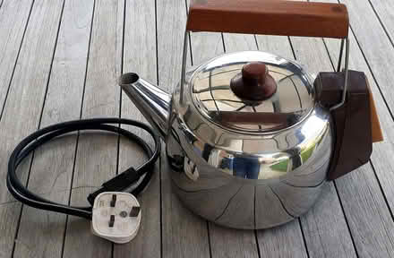Photo of free Good condition Sona brand electric kettle (Whitegrove RG42) #1