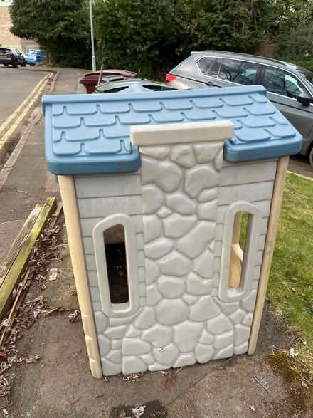 Photo of free Little Tikes Wendy house (RG1) #2