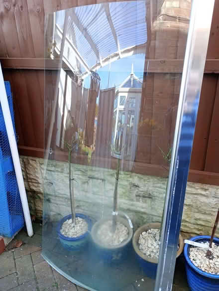 Photo of free curved shower screens x2 (Sale M33) #2