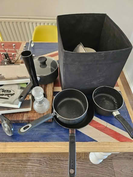 Photo of free Various items clearance (E2 6dy) #3