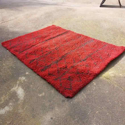 Photo of free Lovely orange-red rug (Hastings TN34) #1