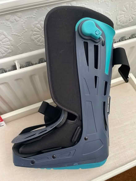 Photo of free Walker Defend Air support boot (Wimbledon Park SW19) #1