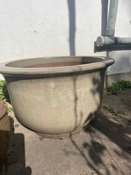 Photo of free Ceramic garden pots (SE12) #4