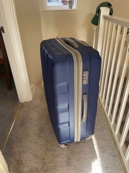 Photo of free Hard shell suitcase (Wimbledon SW19) #2