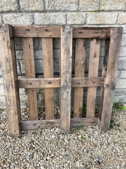 Photo of free Wooden pallet (GL5) #1