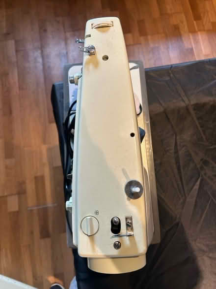 Photo of free Electric Singer Machine (Romford RM7) #3