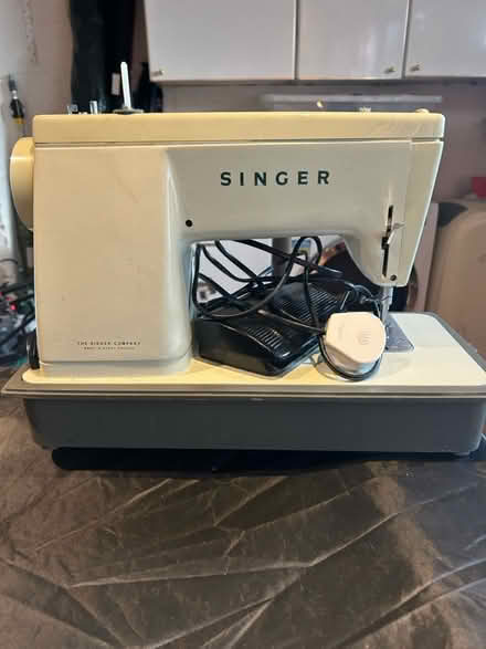 Photo of free Electric Singer Machine (Romford RM7) #1