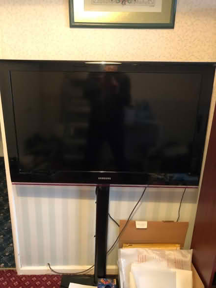 Photo of free Samsung 40” TV (Welling DA7) #1