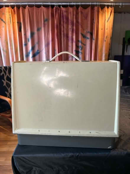 Photo of free Electric Singer Machine (Romford RM7) #4