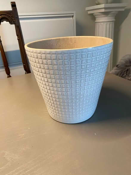 Photo of free 1 x IKEA Ceramic Plant Pot + 1 x Rattan Waste Paper Basket (Forest Gate E7) #4