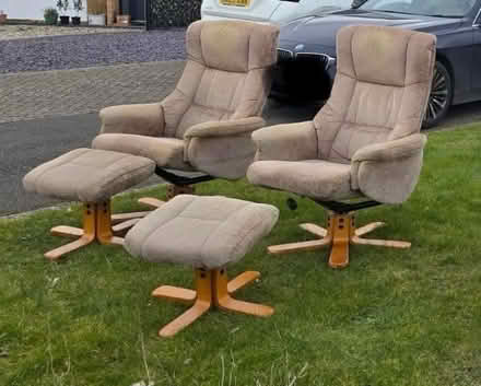 Photo of free 2 recliner chairs & footstools (Oxfordshire) #1