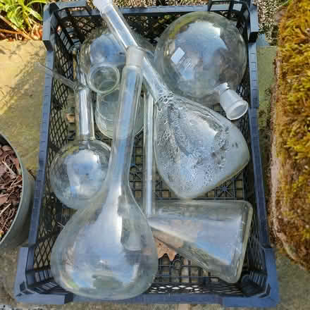 Photo of free laboratory glassware (SK11 Sutton) #1