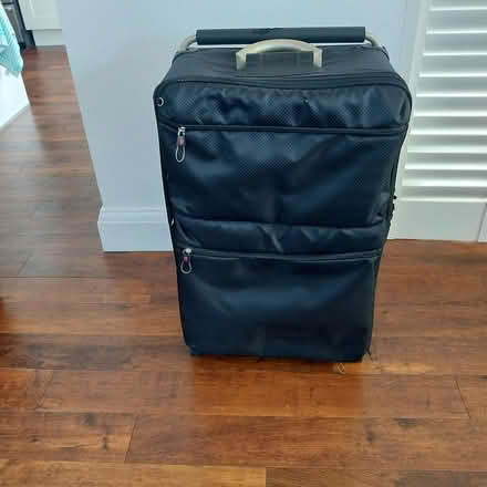 Photo of free 4 suitcases (Chelsfield BR6) #3