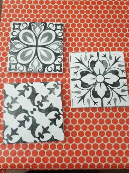 Photo of free 3 10cmx10cm Tiles (Saltney CH4) #1