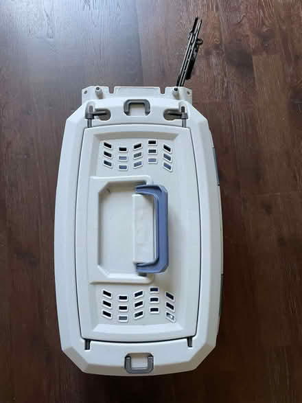 Photo of free Small pet carrier (West Hampstead NW2) #2