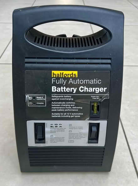 Photo of free Halfords Car Battery Charger (TW9) #1