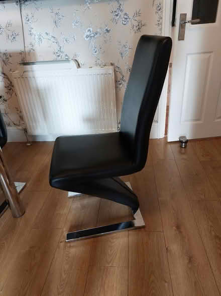 Photo of free Glass Dining room table & 6 chairs (Birmingham South B31) #2