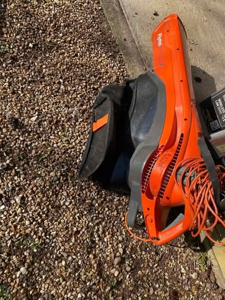 Photo of free Flymo Garden Vac Plus Leafblower (Warlingham CR6) #2