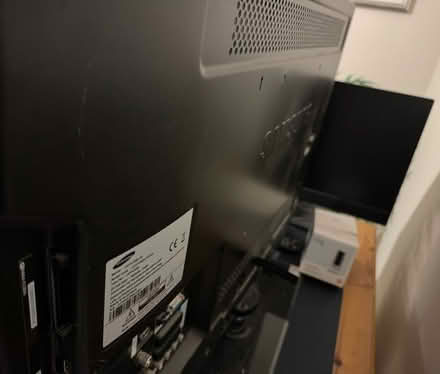 Photo of free Samsung 22” TV (Warlingham CR6) #2