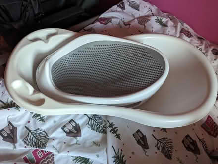 Photo of free Baby bath and bath insert (Wollaton NG8) #1