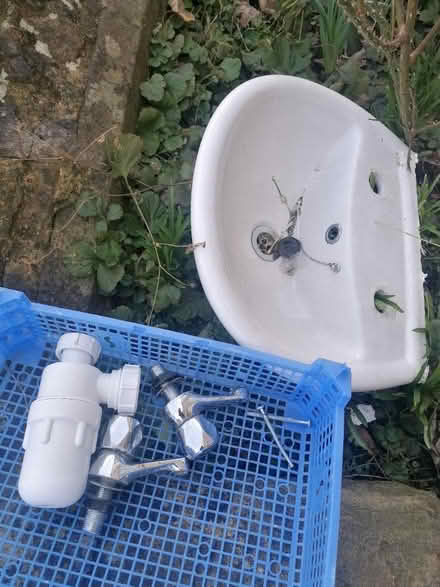 Photo of free Sink full set SHIRES (S10) #1