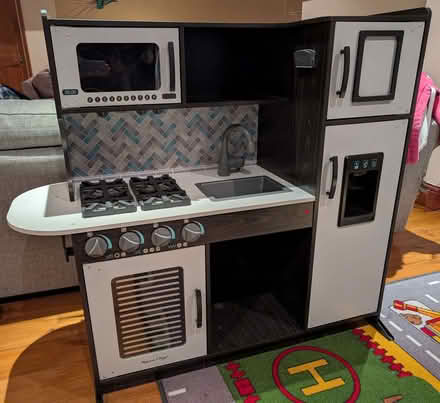 Photo of free Child play kitchen (New Barnet EN4) #1