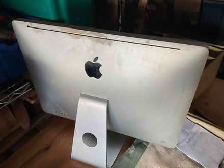 Photo of free Apple iMac Core i3, 3.06 GhZ, 21.5" mid 2010 (Fromefield BA11) #4