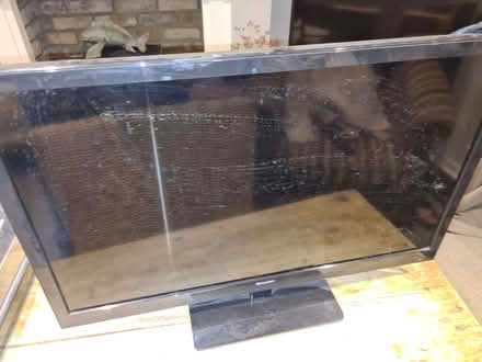 Photo of free 24" TV - LCD by Sharp (Richmond TW10) #1