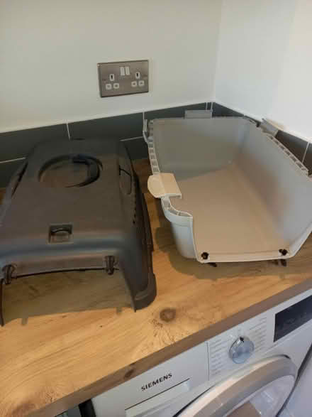 Photo of free Cat carrier (KT4 Worcester Park) #3