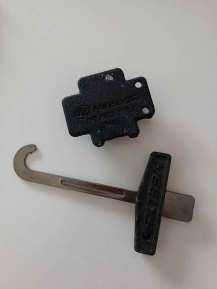 Photo of free Heelys tool and blank plate (TN34 - top of Elphinstone Road) #1