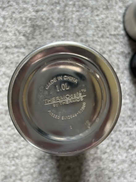 Photo of free Thermos 1l (TW7 7PS) #2