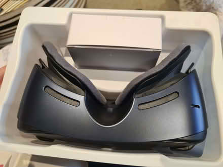 Photo of free VR HEADSET - Samsung Oculus (Richmond TW10) #3