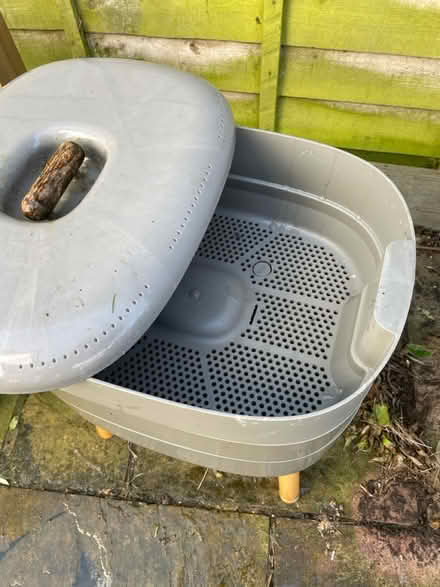 Photo of free Wriggly Wrigglers wormery (Bn34jl) #2