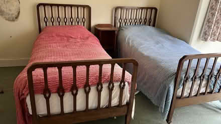 Photo of free 2 Mahogany single beds (Brasted, near Westerham) #1