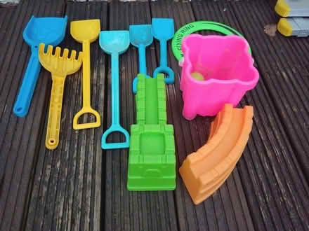Photo of free Sand toys (Bennetts End, HP3) #1