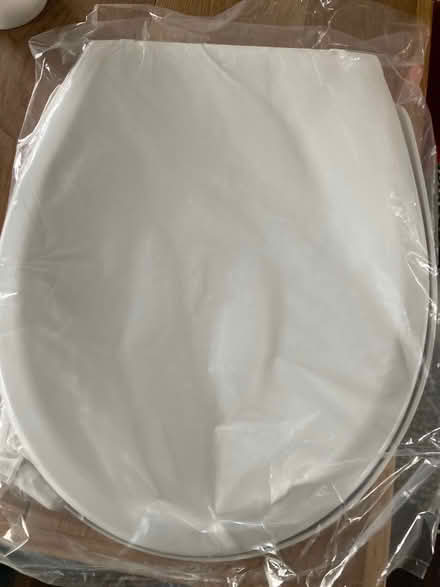 Photo of free Toilet seat (GL6 Minchinhampton) #2