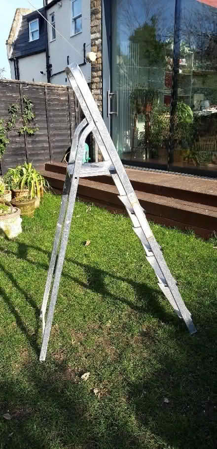Photo of free 4-step stepladder (Stroud Green N4) #1