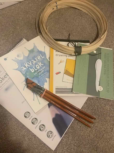 Photo of free Watercolour paper, brushes, reeds (HP13) #1