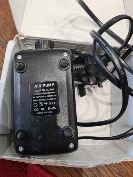 Photo of free Aquarium air pump (Canary Wharf) #3
