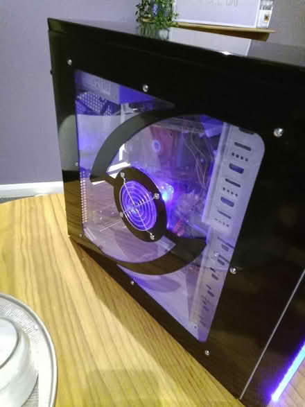 Photo of free Windows 10 Desktop Computer AMD (Walton on the Hill L4) #2