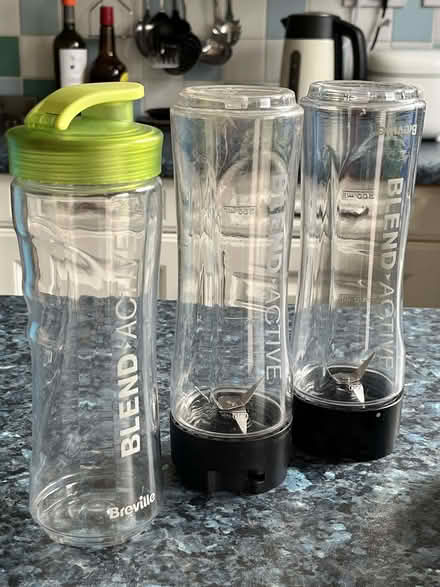 Photo of free Breville blender + 2x blades, 3x bottles, 1x lid (Harrogate HG2) #4