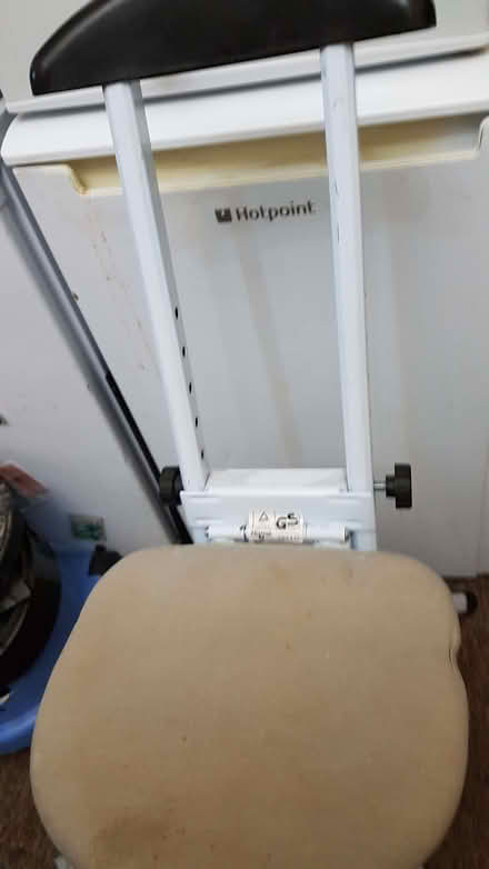 Photo of free perching / ironing stool (Mill Hill BB2) #1