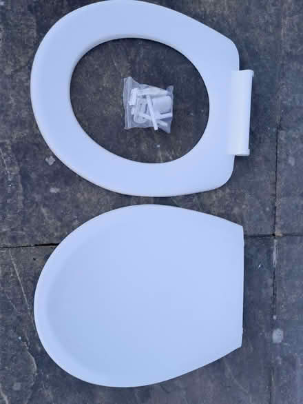 Photo of free Lightweight Toilet Seat (BN43) #1