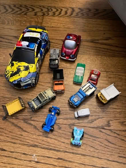 Photo of free Assorted cars and trucks (Loh Park in Tarrytown) #1